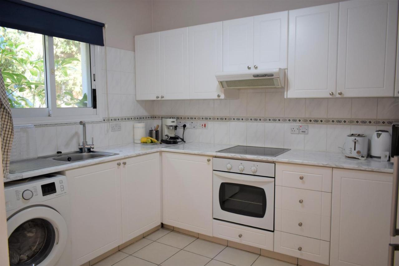 Townhouse In Paradise Gardens Paphos Exterior photo
